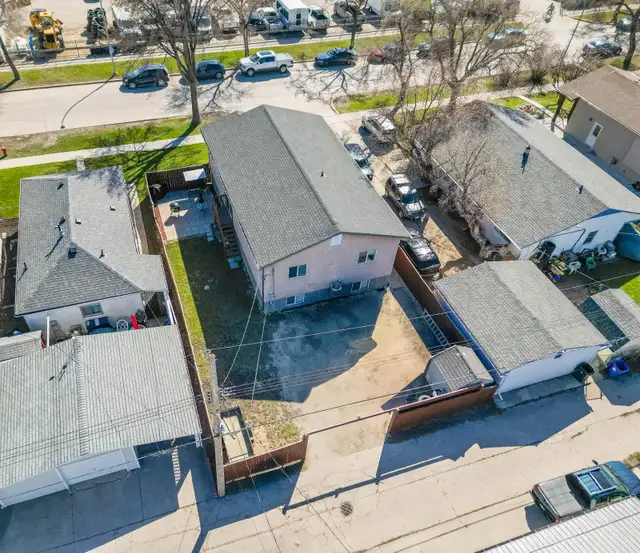 OPEN HOUSE! Rare 6bdrm Gem in West K w/ high income potential! - Photo 10