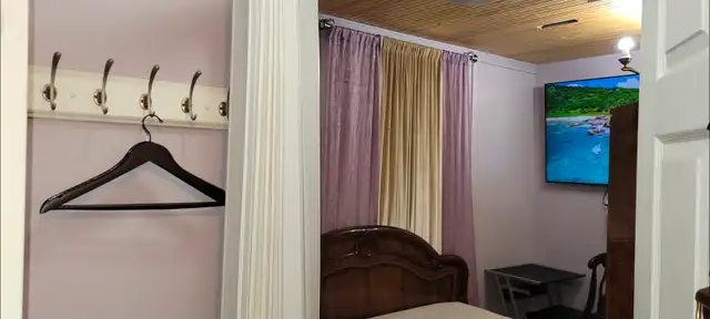 Short term room rental - Photo 2