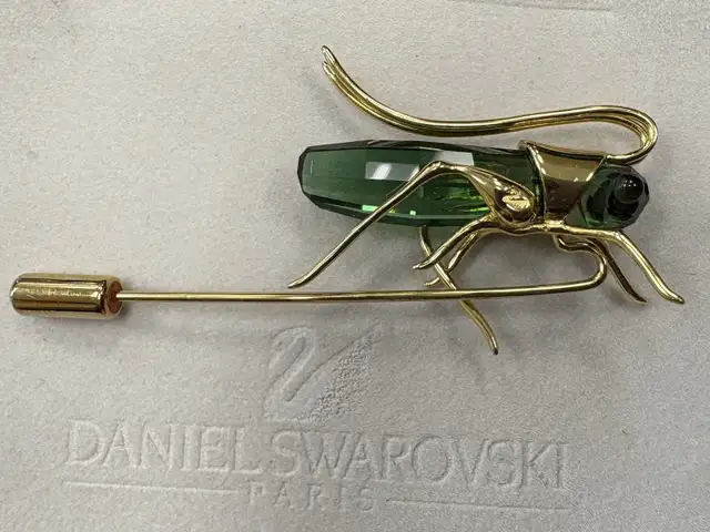 Swarovski Paradise Bugs: Aptera Grasshopper Crystal Pin - Photo 2