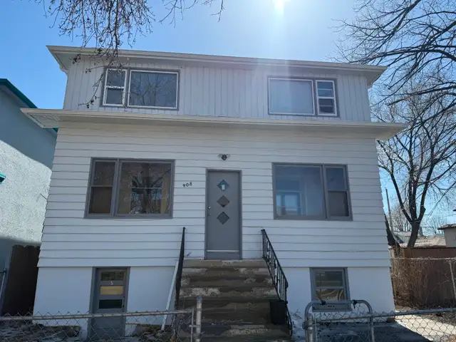 5 Unit Multi-Family Building w/ 5 quiet and clean tenants