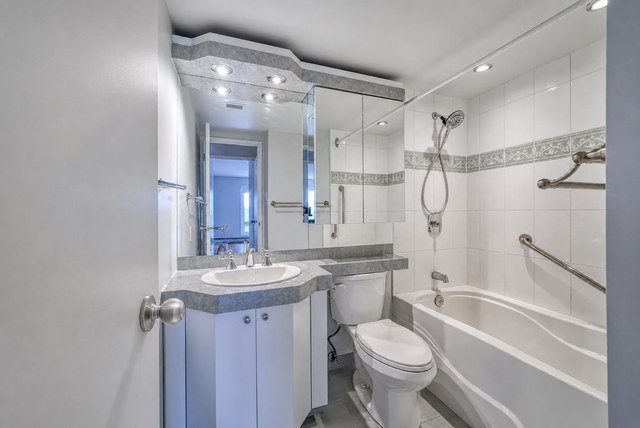 2 bedroom 1 Bath Appartment Available Furnished September 1st - Photo 15
