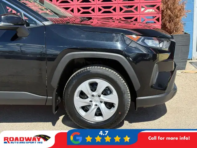 2025 Toyota RAV4 LE - Photo 5