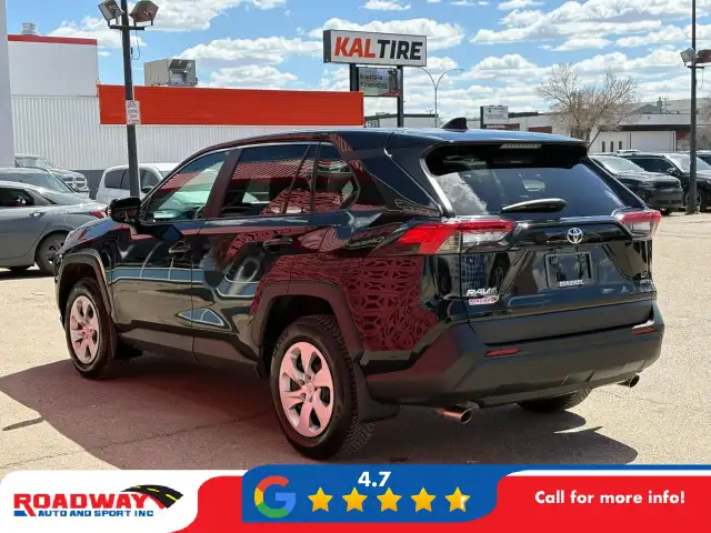 2025 Toyota RAV4 LE - Photo 7