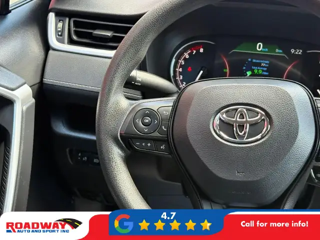2025 Toyota RAV4 LE - Photo 16