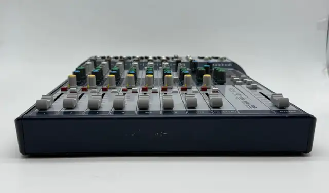 Soundcraft Signature 10 Analog Mixer $469 - Photo 3