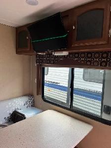 2016, Coachman Freedom Express Trailer. Couples trailer, sleep 4 - Photo 6