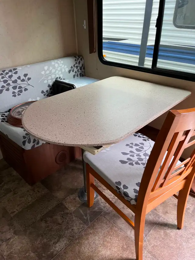 2016, Coachman Freedom Express Trailer. Couples trailer, sleep 4 - Photo 7
