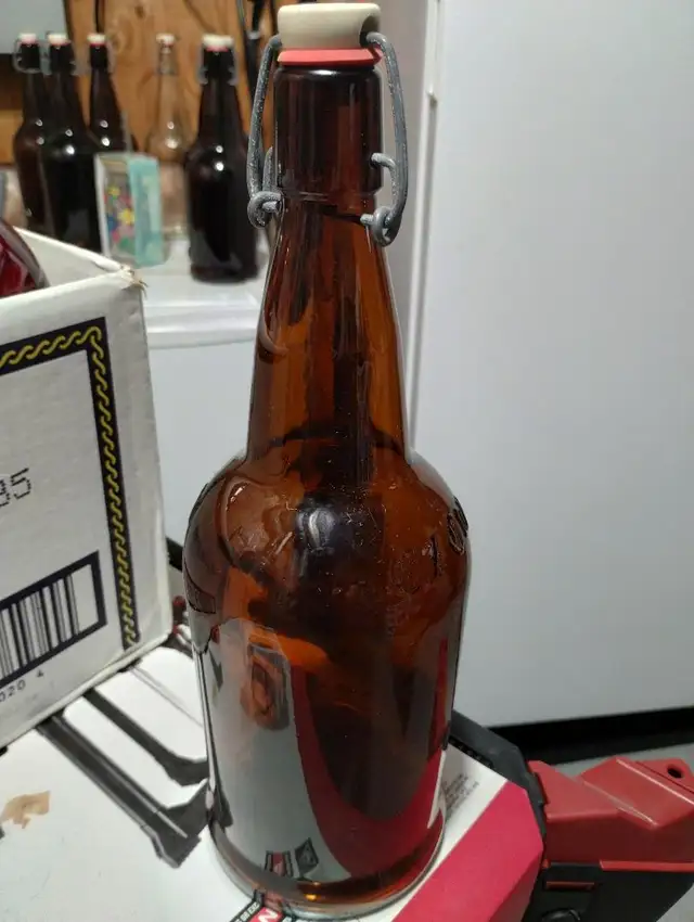 EZ Cap 32 oz. Amber Swing Top Bottles - Photo 3