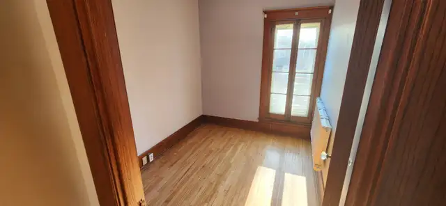 Spacious 6 ½ Upper Duplex Apartment for Rent ( NDG ) (Montreal) - Photo 2