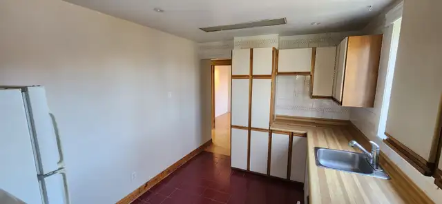 Spacious 6 ½ Upper Duplex Apartment for Rent ( NDG ) (Montreal) - Photo 10