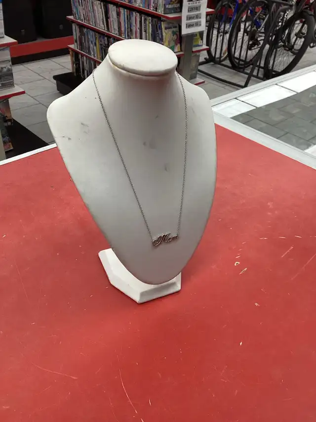 chaîne en argent maille ovales avec breloque mom