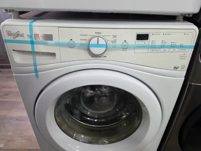 Whirlpool 27' White Front-Load Stackable Washer And Dryer Set - Photo 3
