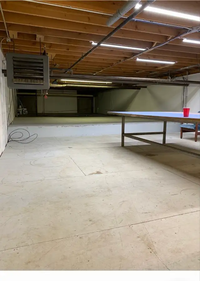 OFFICE/WAREHOUSE… Prime west end location - Photo 8