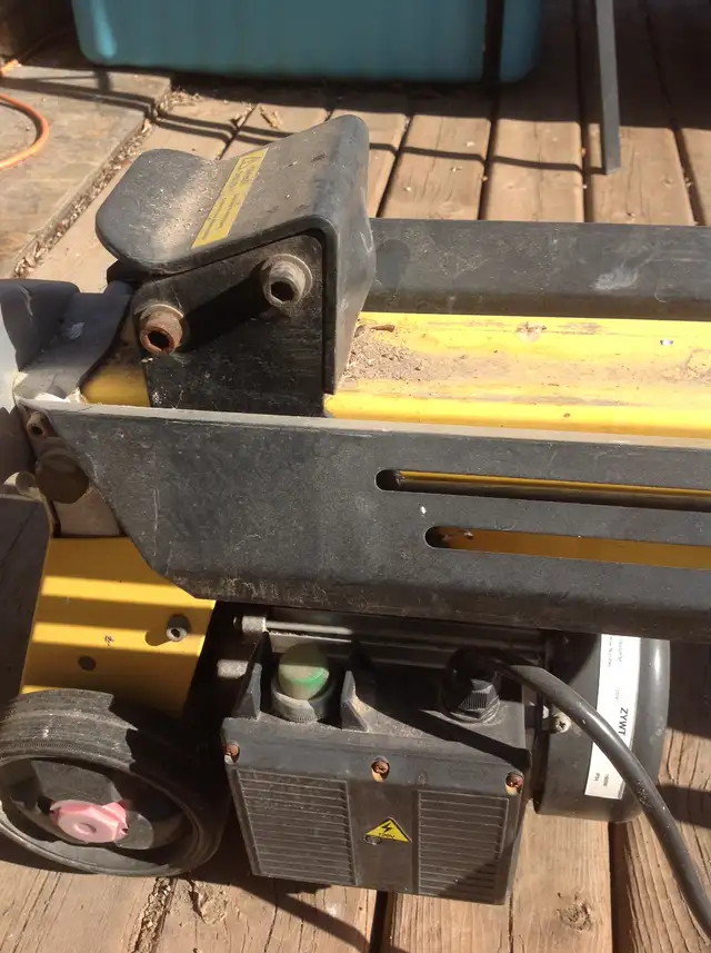 Electric Portable Log Splitter With Stand - Photo 6