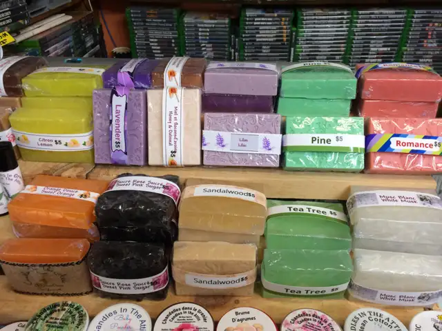 CANDLES SOAPS WAX MELTS AND MORE! - Photo 2