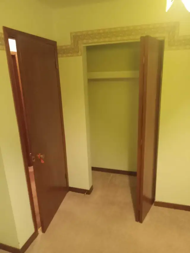 Room For Rent In South Windsor Walkerville area - Photo 3