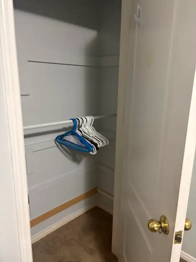 Large Furnished Bedroom for rent. Brampton. $950 - Photo 4