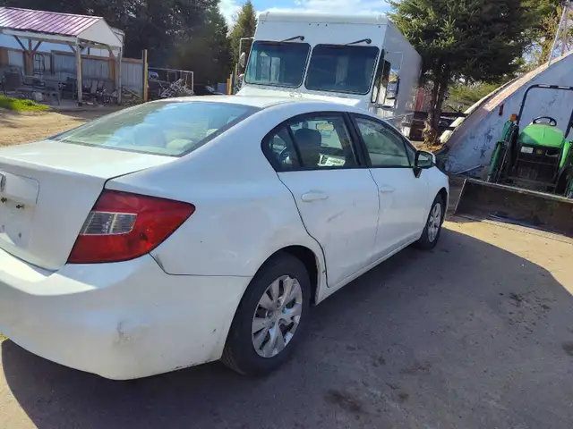 2012 Honda Civic - Photo 2