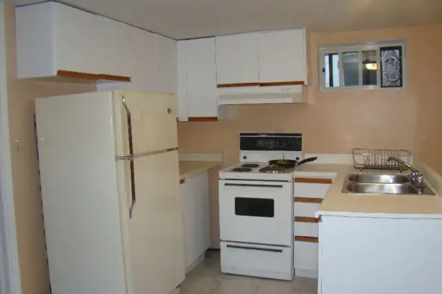 One Bedroom Basement Apartment, Jane and Lawrence - Photo 4
