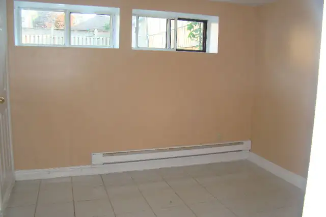 One Bedroom Basement Apartment, Jane and Lawrence - Photo 5