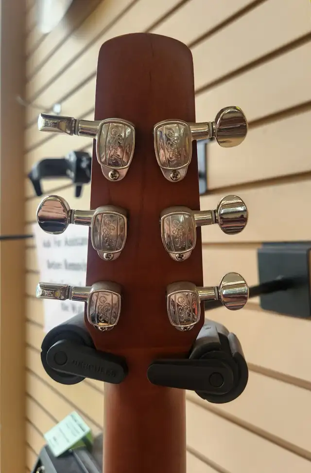 Seagull S6 Original Acoustic Guitar No Case - Photo 3