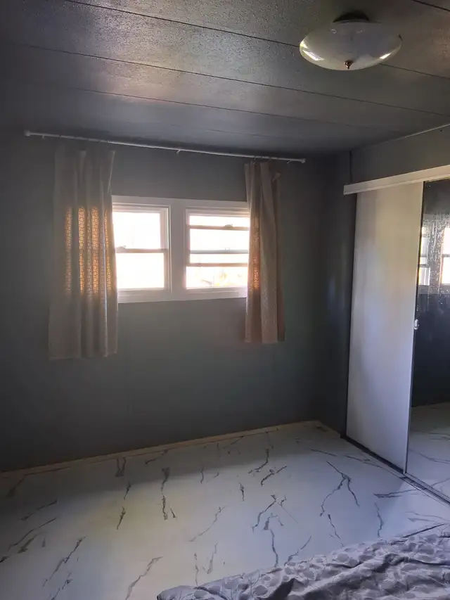 Main Floor Bedroom for rent - Photo 2