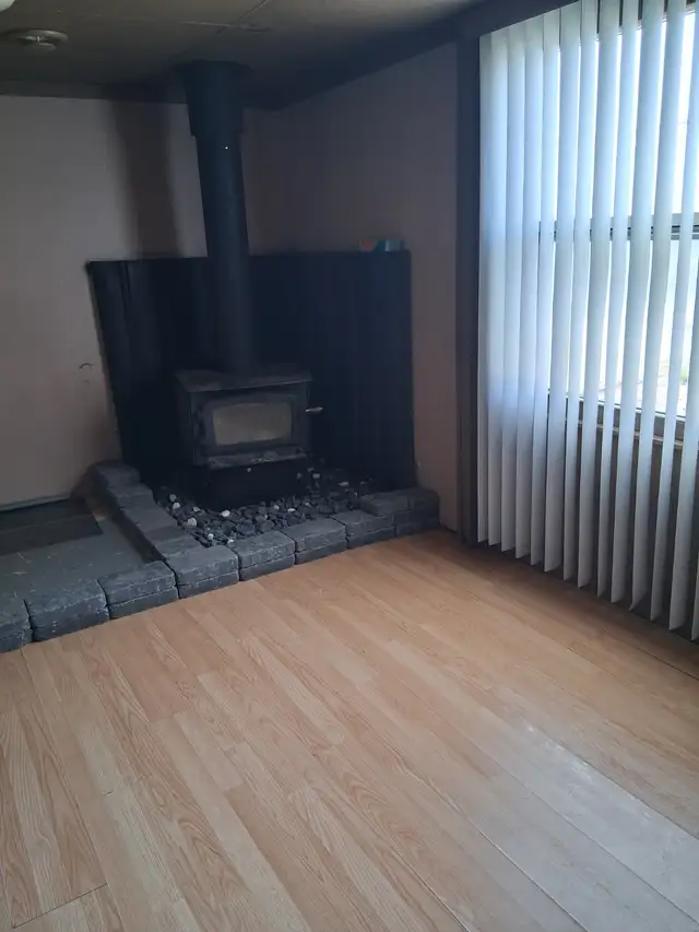 Main Floor Bedroom for rent - Photo 6