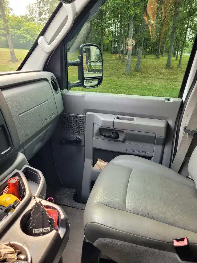 2012 Ford E-250 van for sale - Photo 5