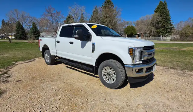 2018 Ford F-250 XLT FX4 CREWCAB 6.2L /ACCIDENT FREE/ - Photo 7
