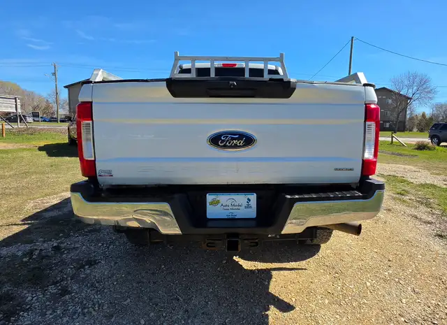 2018 Ford F-250 XLT FX4 CREWCAB 6.2L /ACCIDENT FREE/ - Photo 12