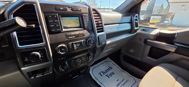 2018 Ford F-250 XLT FX4 CREWCAB 6.2L /ACCIDENT FREE/ - Photo 19