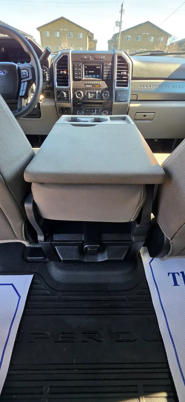 2018 Ford F-250 XLT FX4 CREWCAB 6.2L /ACCIDENT FREE/ - Photo 21