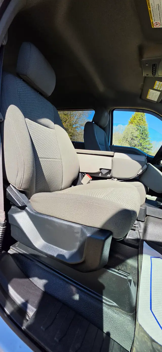 2018 Ford F-250 XLT FX4 CREWCAB 6.2L /ACCIDENT FREE/ - Photo 25