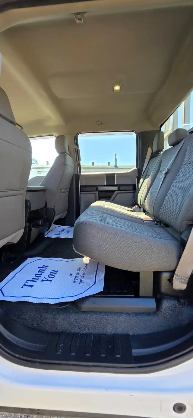 2018 Ford F-250 XLT FX4 CREWCAB 6.2L /ACCIDENT FREE/ - Photo 28