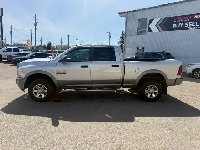 2013 Ram 2500 Crew Cab Outdoorsman 4x4 / ONE OWNER ACCIDENT FREE - Photo 2