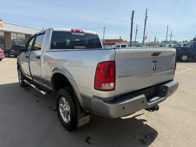 2013 Ram 2500 Crew Cab Outdoorsman 4x4 / ONE OWNER ACCIDENT FREE - Photo 3