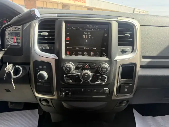 2013 Ram 2500 Crew Cab Outdoorsman 4x4 / ONE OWNER ACCIDENT FREE - Photo 13