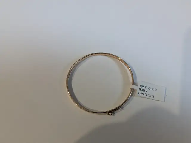 Brand New 10K Yellow Gold Baby Bangle For Sale - Photo 2