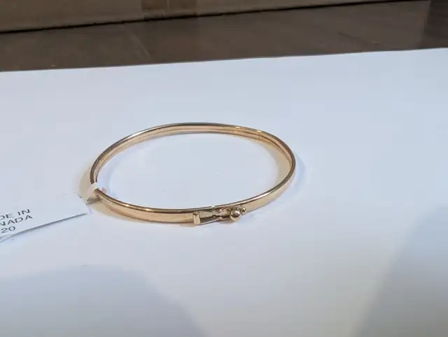 Brand New 10K Yellow Gold Baby Bangle For Sale - Photo 4