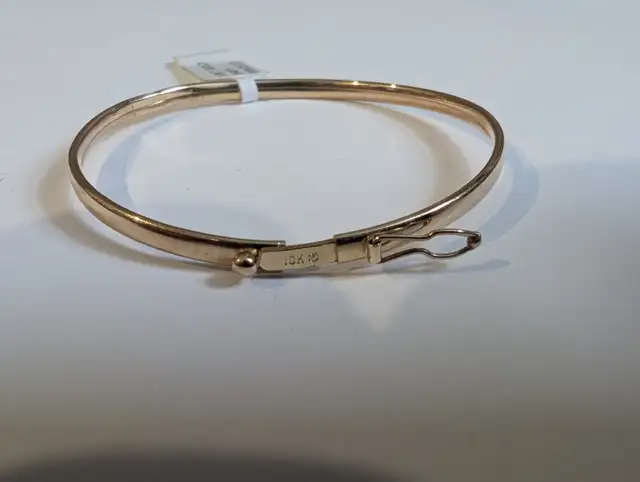 Brand New 10K Yellow Gold Baby Bangle For Sale - Photo 5