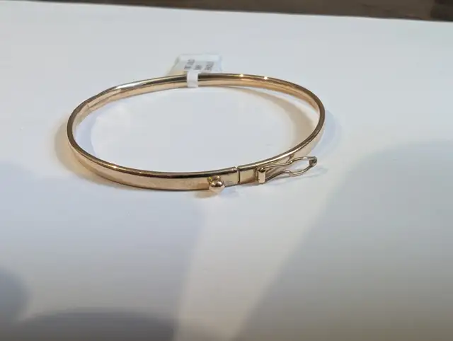 Brand New 10K Yellow Gold Baby Bangle For Sale - Photo 6
