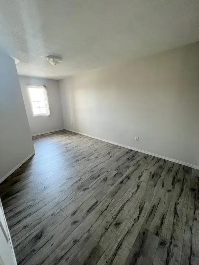 Room in House for Rent by WinstonChurchill & Hwy403 in ErinMills - Photo 8