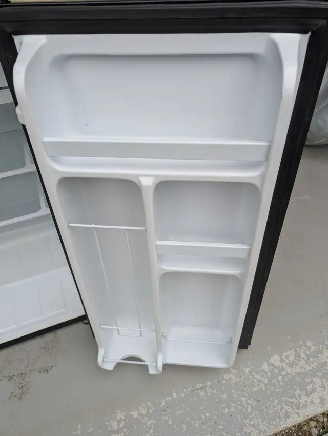 Danby Mini Fridge For Sale - Photo 3
