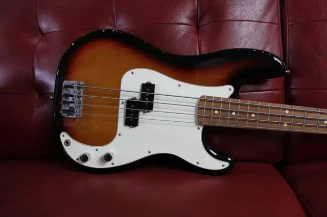Fender Player Precision Bass 2022 - 3 Tone Sunburst