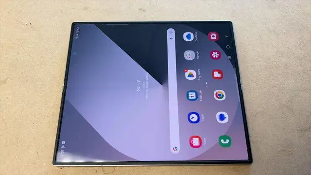 Samsung Z Fold 6 256 GB 1 year warranty. - Photo 3