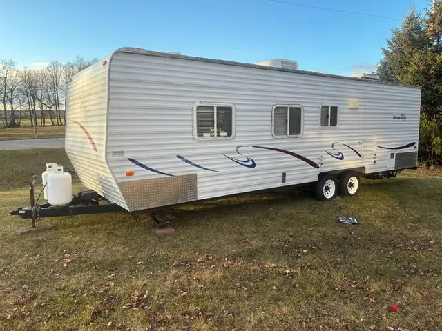 2008 Road Runner 30 foot Camper/Bunks $3500 - Photo 2