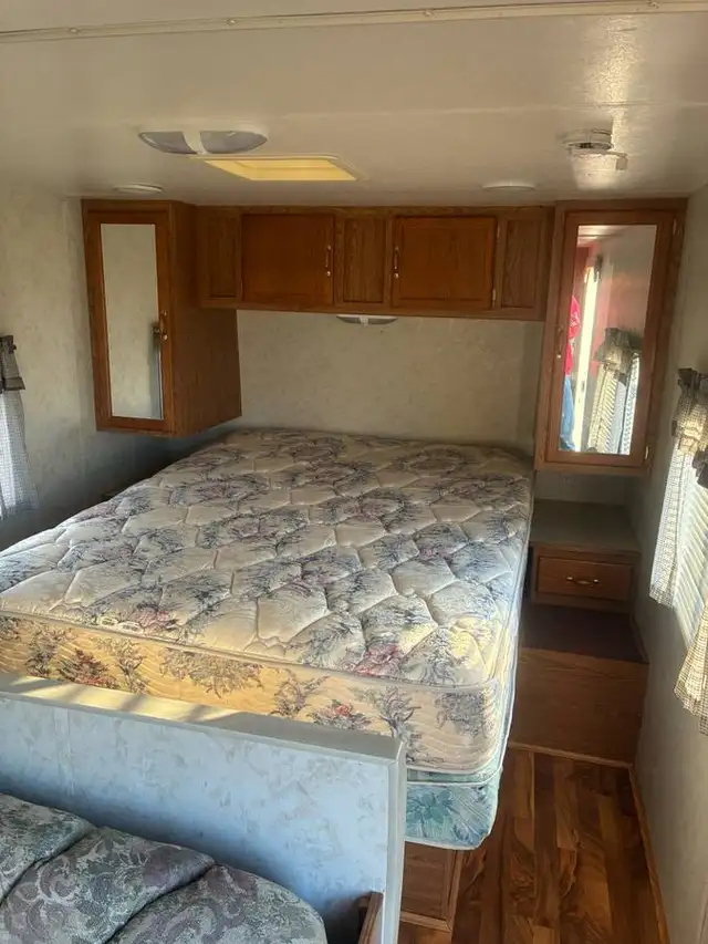 2008 Road Runner 30 foot Camper/Bunks $3500 - Photo 8