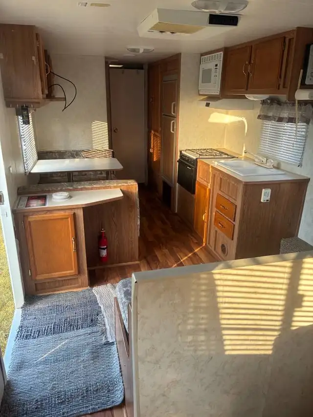 2008 Road Runner 30 foot Camper/Bunks $3500 - Photo 9
