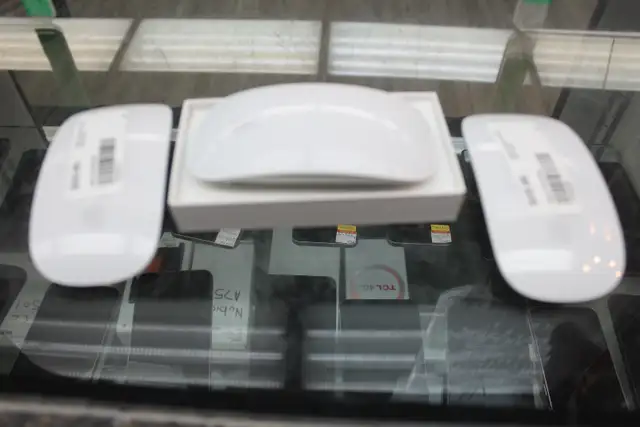 Apple Magic Mouse (2nd Gen) - Photo 2