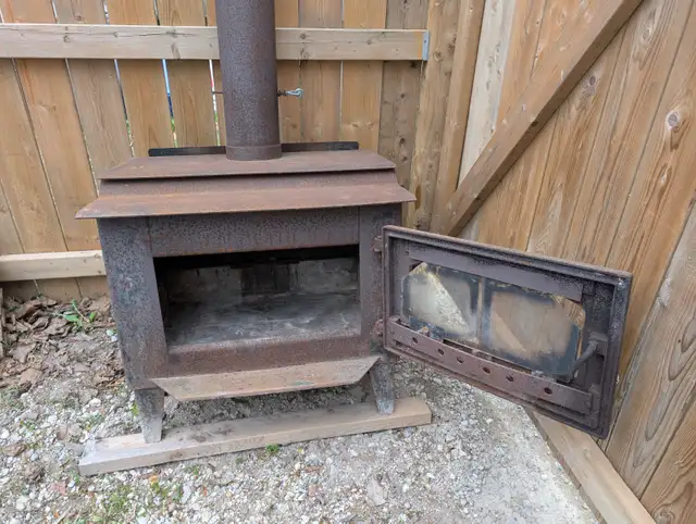 Cast Iron Wood Burning Fireplace Stove For Sale - Photo 3